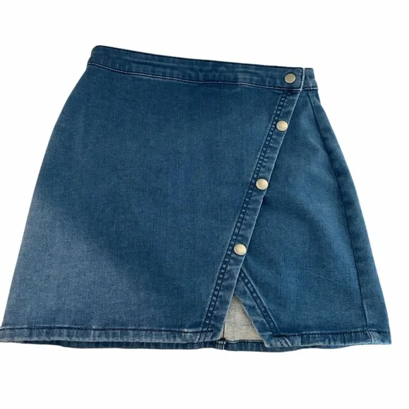 We The Free Blue Denim Mini Skirt – Size 6 - Picture 2 of 6